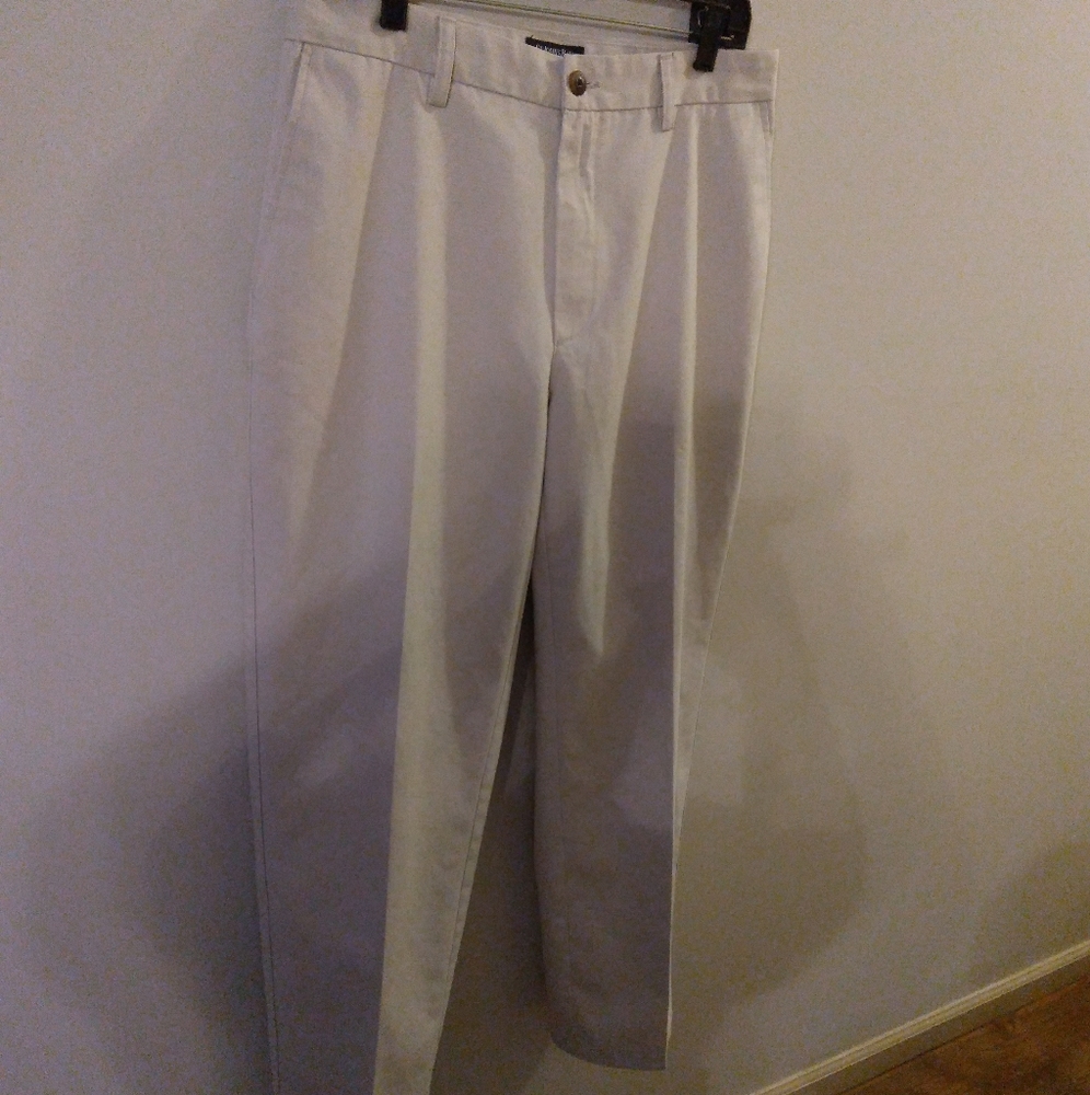 St. John's Bay men's W34, L32 beige khaki pants